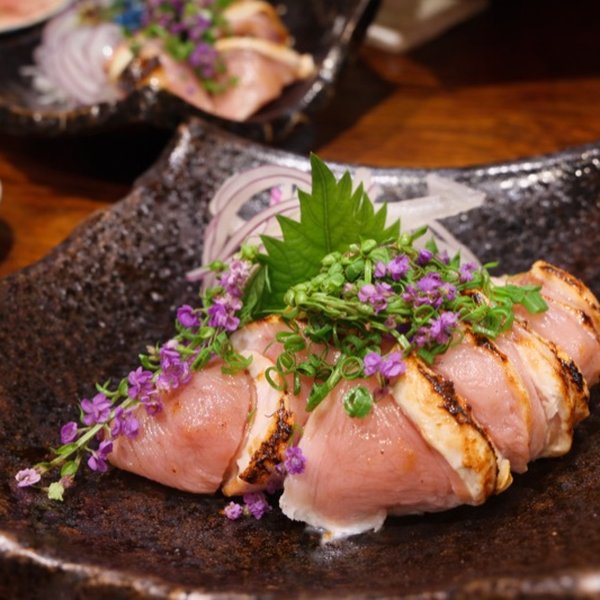 What is Chicken Tataki? Japan's Lightly Seared Chicken Sashimi